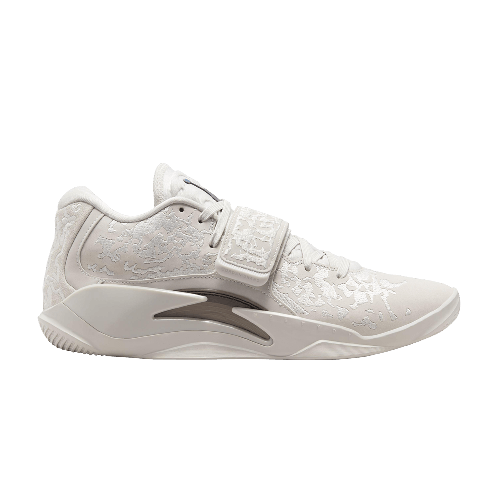 Jordan Zion 3 SE M.U.D. Light Bone