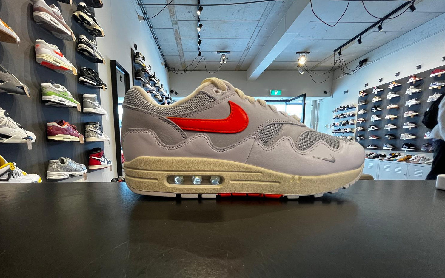 Nike air max 1 patta hyper crimson